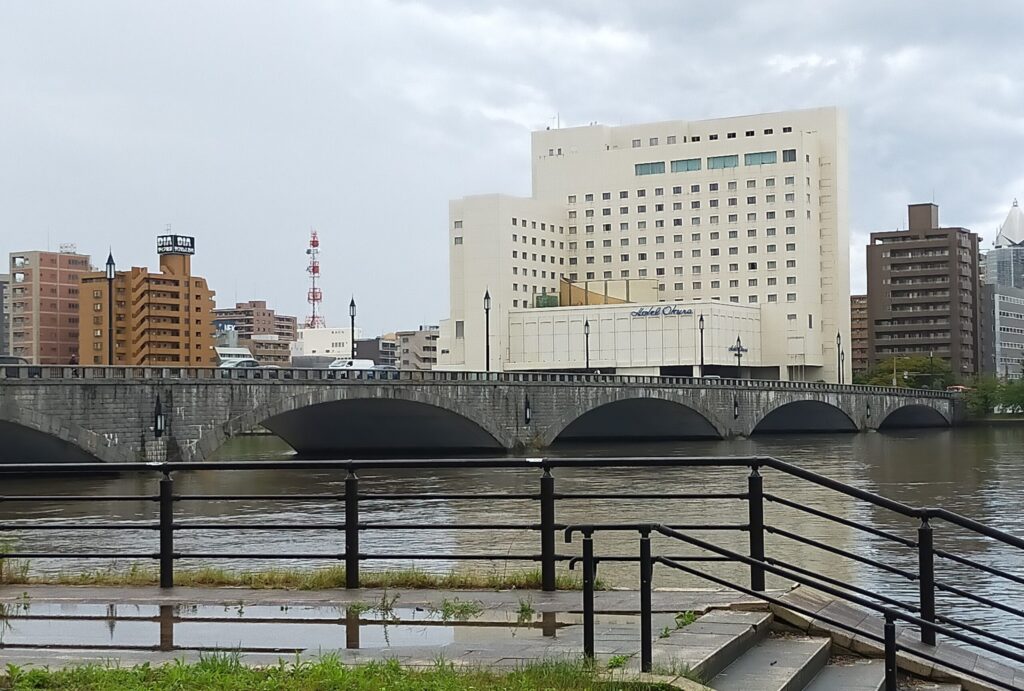 萬代橋